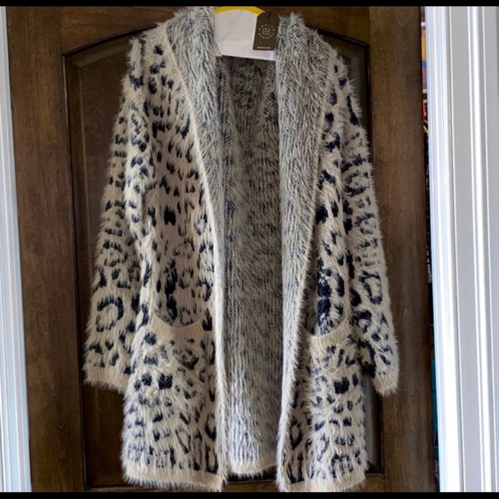 Leopard wooly soft cardigan